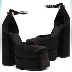 Black chunky platform heel